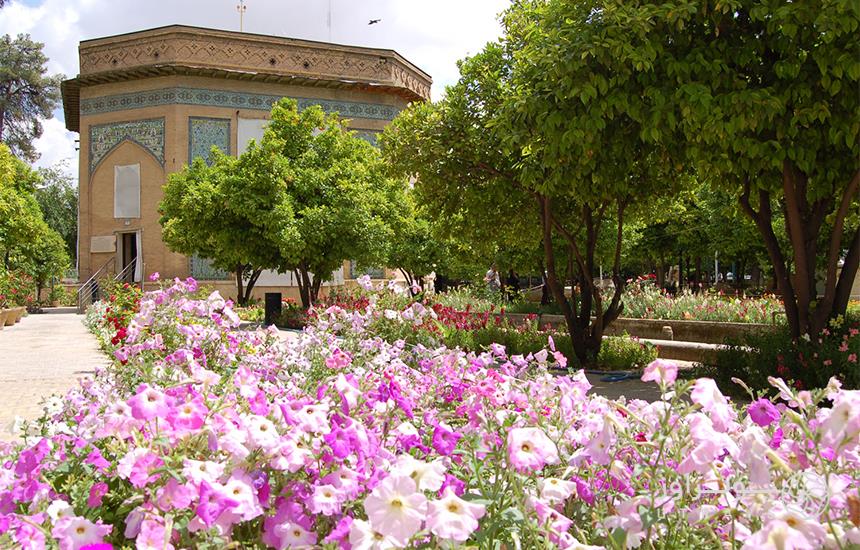موزه پارس در عمارت کلاه فرنگی شیراز